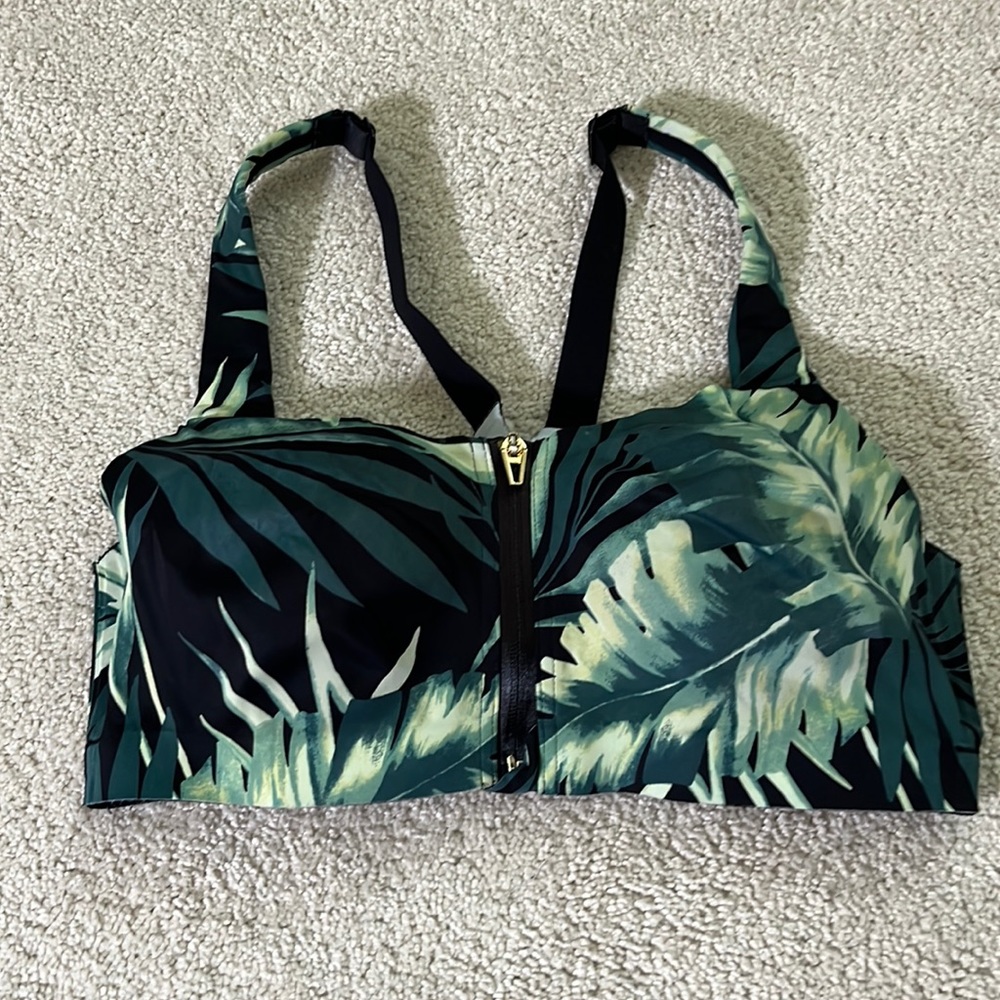 Victoria’s Secret Knockout sports bra-work previously